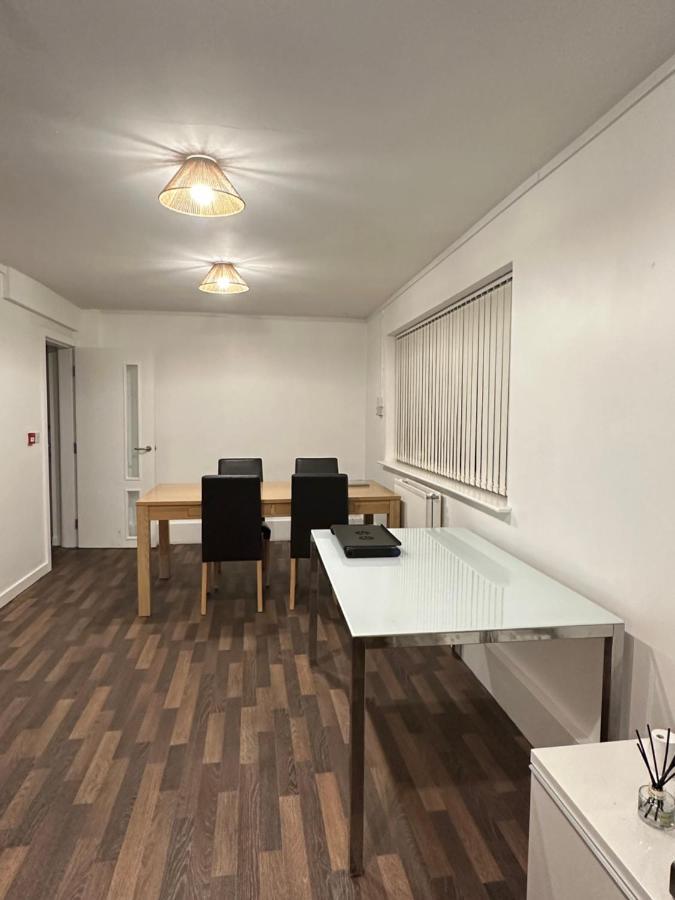 Apartamento Bright, Warm & Cozy House In Harpurhey Mánchester Exterior foto
