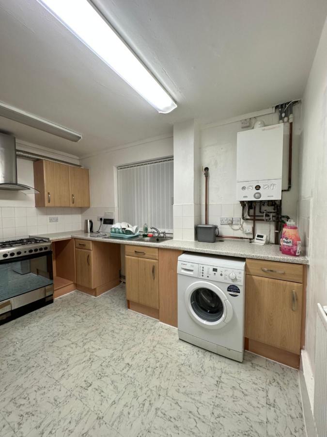 Apartamento Bright, Warm & Cozy House In Harpurhey Mánchester Exterior foto