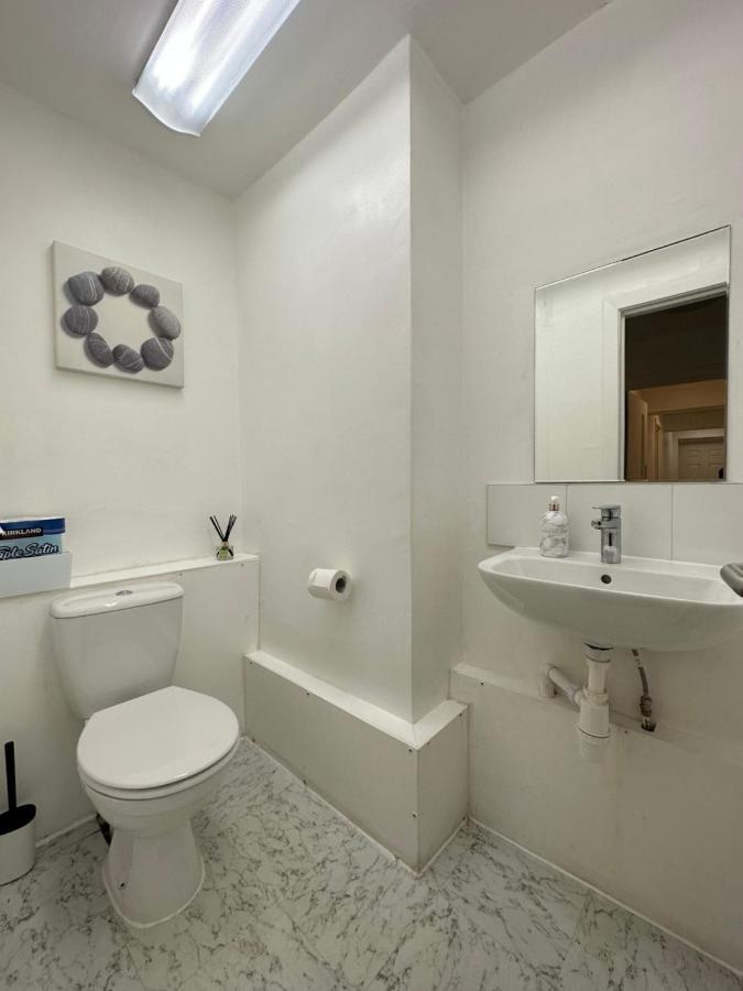 Apartamento Bright, Warm & Cozy House In Harpurhey Mánchester Exterior foto