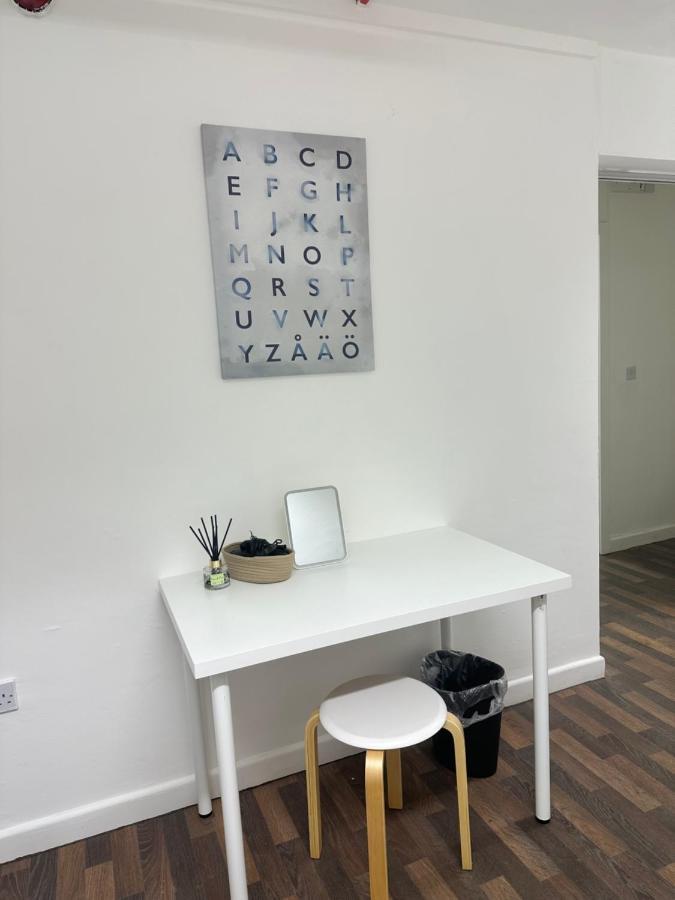 Apartamento Bright, Warm & Cozy House In Harpurhey Mánchester Exterior foto
