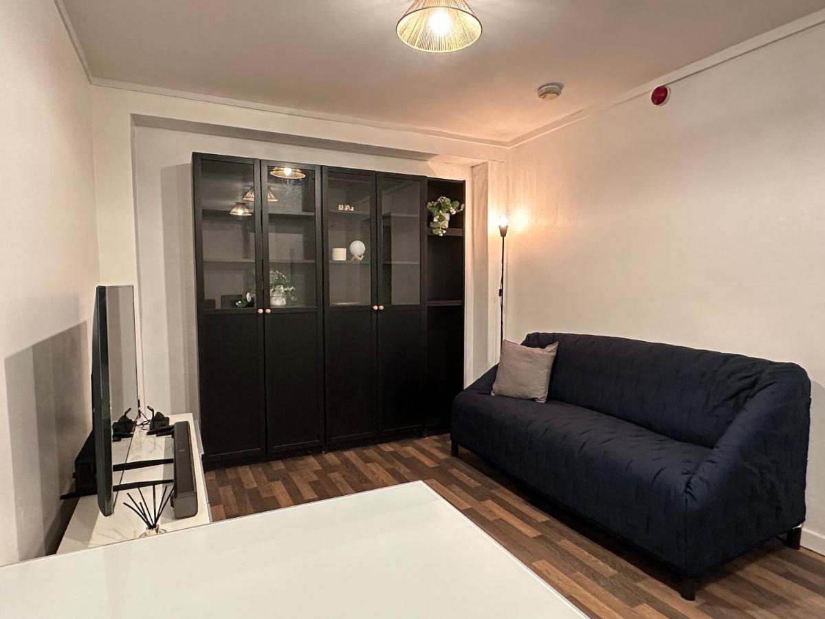 Apartamento Bright, Warm & Cozy House In Harpurhey Mánchester Exterior foto